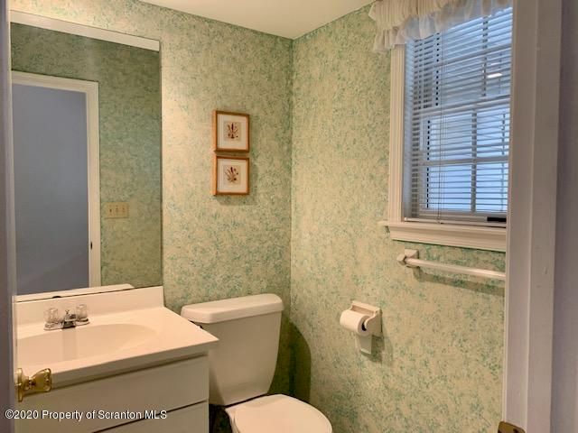 2808 Scranton Carbondale Hwy, Blakely, PA 18447